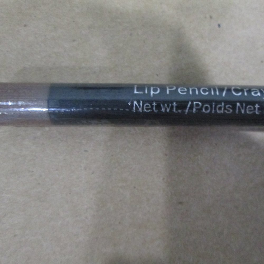 Starlooks Lip Pencil in "Sand"